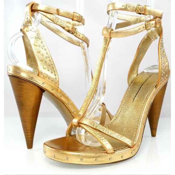 NEW $850 BURBERRY Hans Runway Studs T- Strap Leather Sandals Cone Heels 6.5 36.5 - Picture 7 of 16